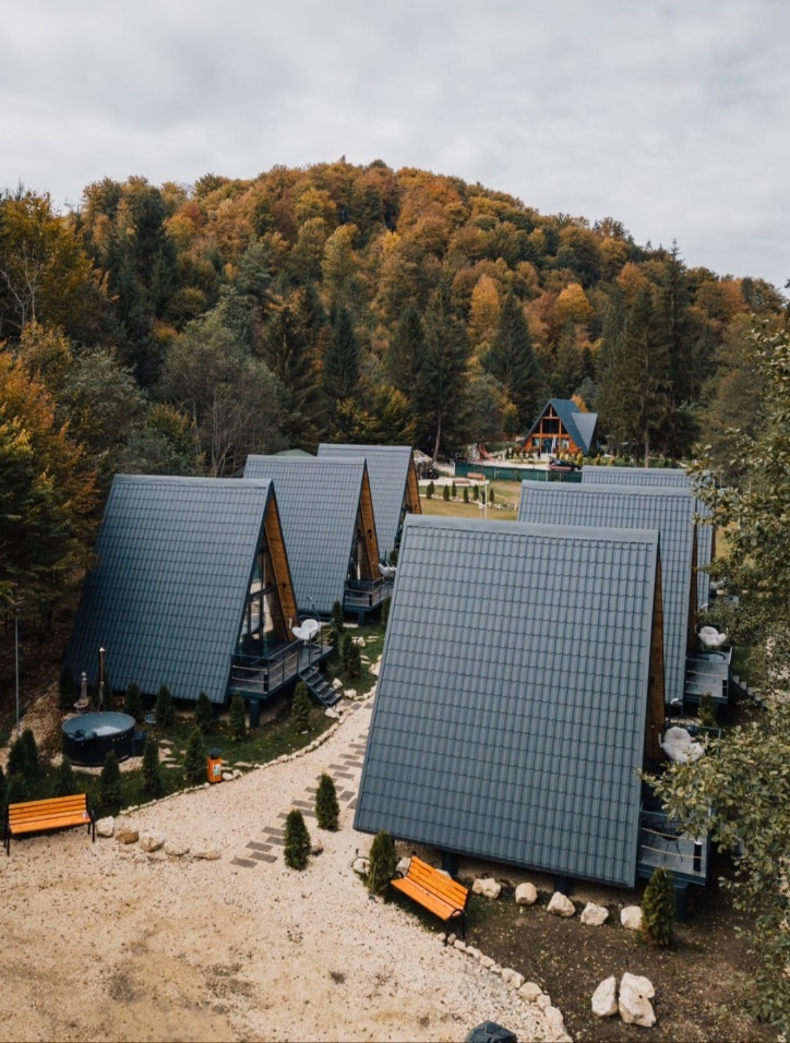 Cabane A Frame la Câmpulung Chalet: Sanctuarul Tău de Relaxare și Bunăstare