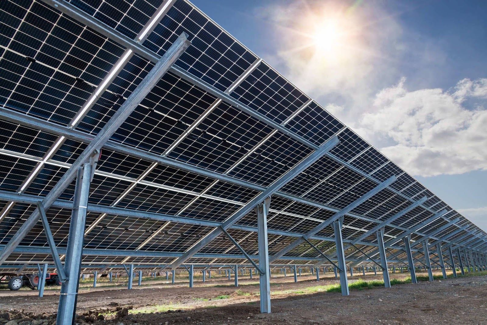 Cum influențează tehnologia bifacială randamentul sistemelor fotovoltaice?